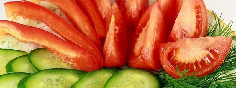 Почему в Украине сезонно колеблются цены на огурцы и помидоры