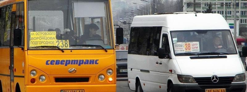 Реформа маршрутной сети Днепра: без общественных слушаний маршрутки не отменят