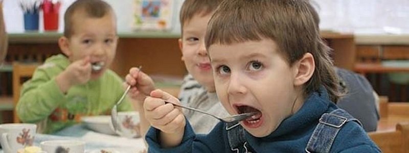 Все, что вы хотели знать о питании детей в школах и детских садах Днепра