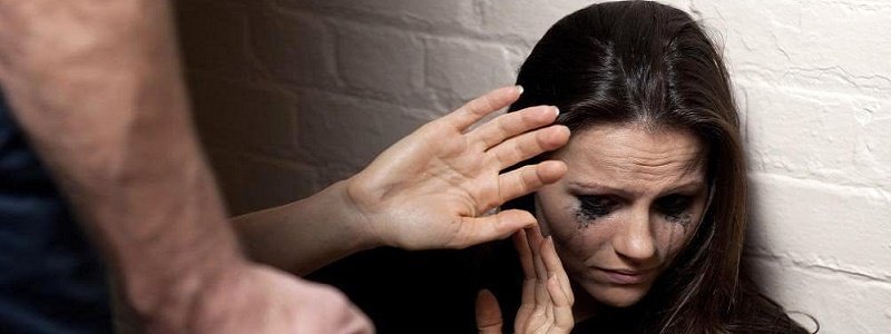 Столкнулись с домашним насилием? Где искать помощь