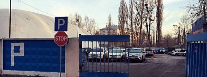 Сколько стоит в Киеве поставить автомобиль на стоянку: цена за месяц и за сутки