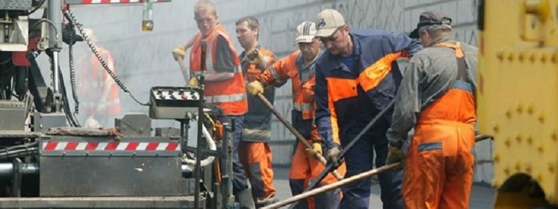 Фирма из Кривого Рога получит 200 млн грн на текущий ремонт дорог в Днепре