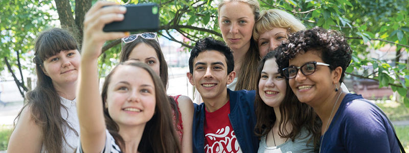 Как летом бесплатно обучить школьника английскому языку в Украине