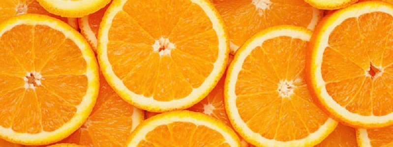 В Днепре апельсин спас налоговика от обвинения во взяточничестве