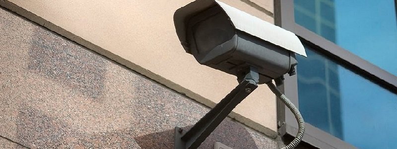 В Днепре на улице у мужчины отобрали 57 тысяч долларов: дело помогли раскрыть камеры видеонаблюдения