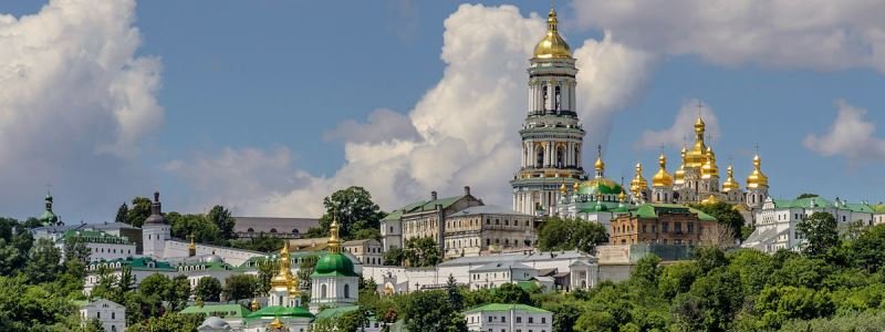 Вывозит ли УПЦ Московского патриархата из Украины культурные ценности
