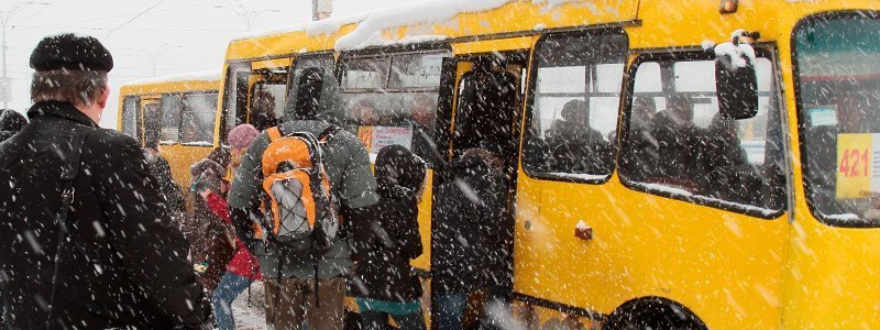 Как Киев переживает первый снегопад
