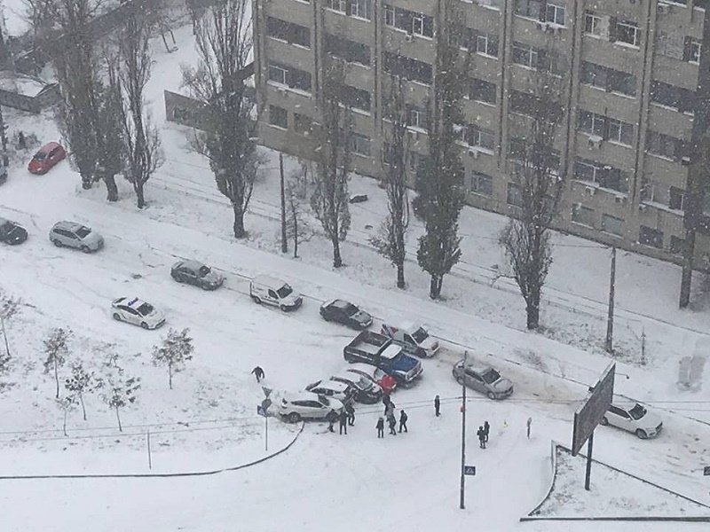 Сколько в Киеве стоит переобуть автомобиль в зимнюю резину