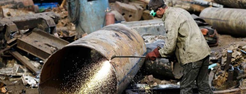 Под Днепром режут на металлолом хранилище газа: кого подозревает СБУ