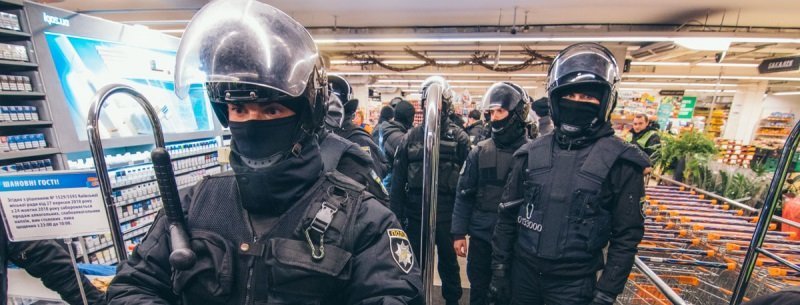 Кто кого выгоняет из торгового дома Дарница в Киеве