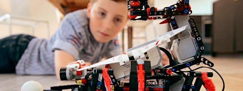 Где в Киеве и Днепре дети могут научиться создавать роботов