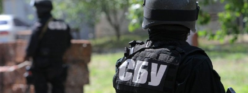 В Киеве во время обыска из окна выпало 153 тысячи долларов
