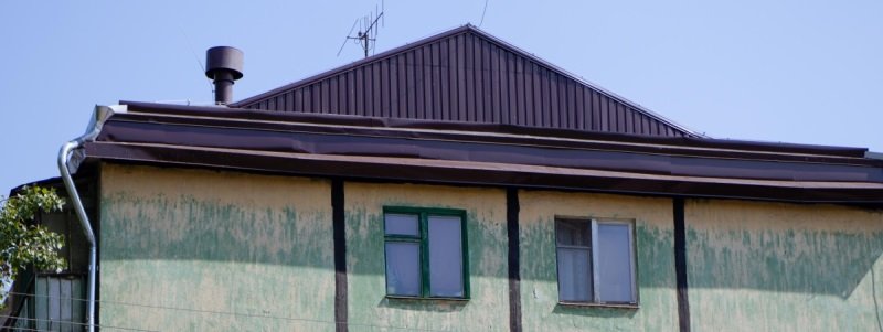 У Дніпрі завершують планові капітальні ремонти дахів у житлових будинках