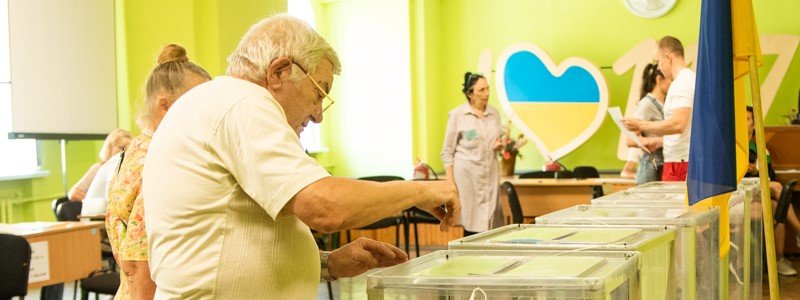 Портрет избирателей разных партий на выборах в Верховную Раду Украины: опрос Деминициатив
