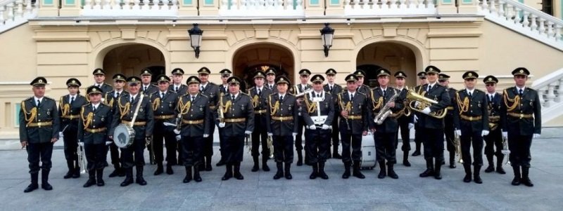 Для уха Зеленского: в президентский полк накупят музыкальных инструментов на 6 миллионов гривен