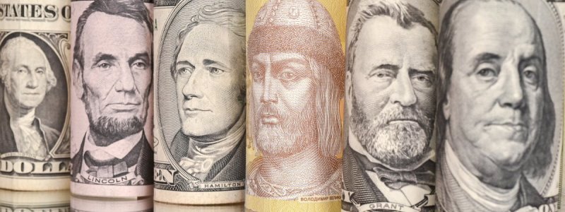 Нацбанк Украины объяснил, почему доллар падал, а цены нет