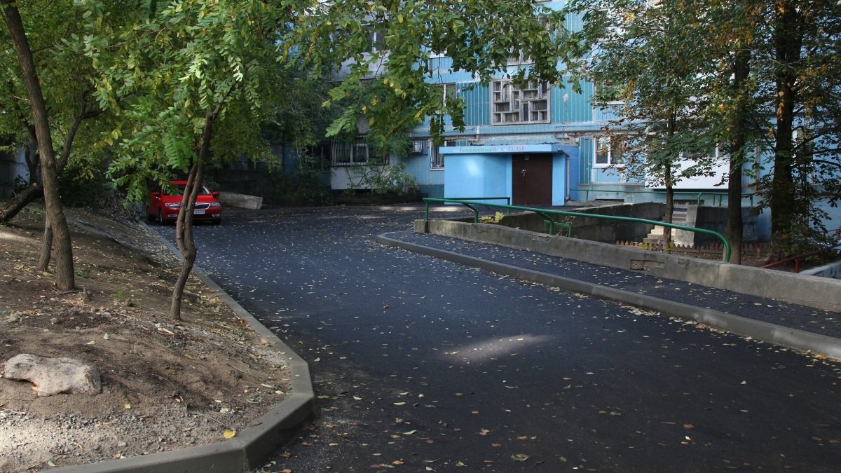В Киеве за 10 миллионов отремонтируют придомовые территории и дороги: узнай адреса