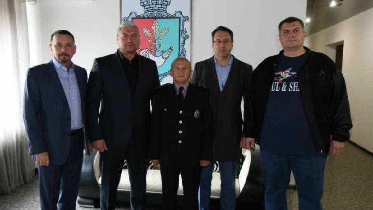 Именем Зеленского: как Слуги народа в Днепропетровской области решали вопросы с полицией по Кривому Рогу