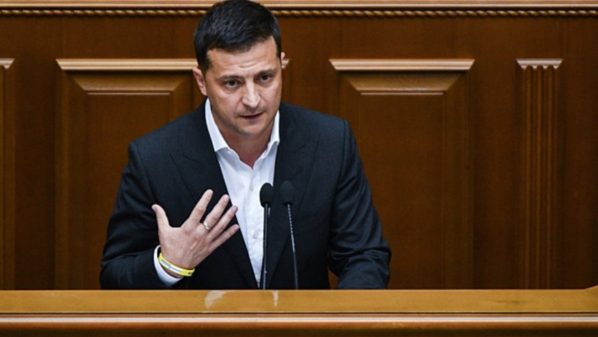 Президент Зеленский заявил, что депутатов Верховной Рады пора менять