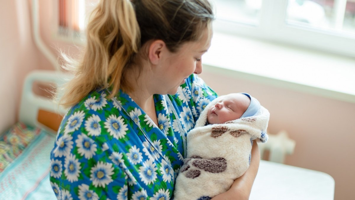 Фонд соцстрахования Украины остановил выплату больничных и пособий при родах: в чем дело
