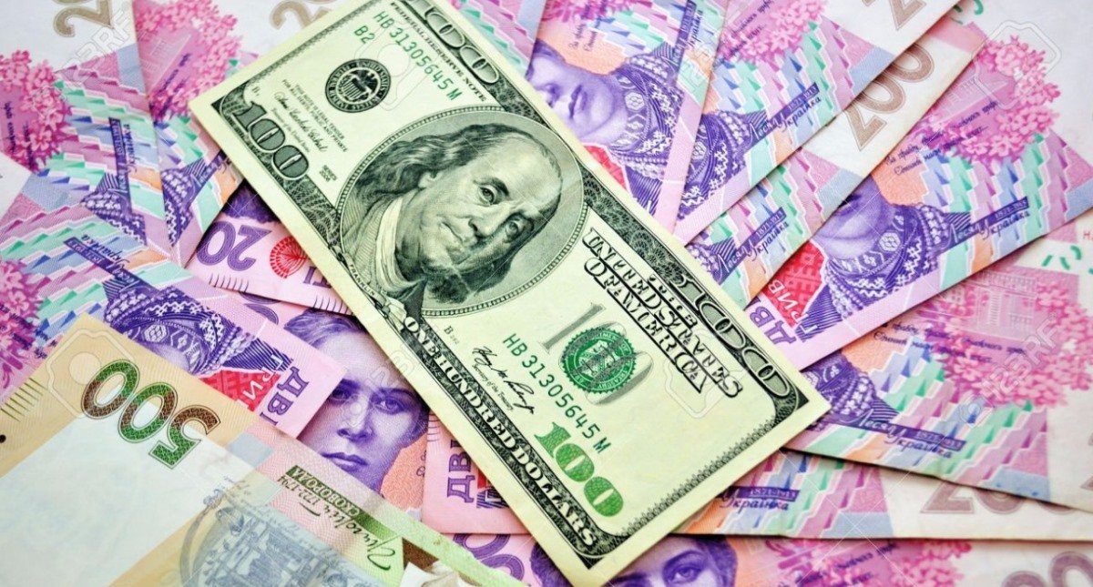 Доллар упал ниже 24 гривен: курс валют на 16 января