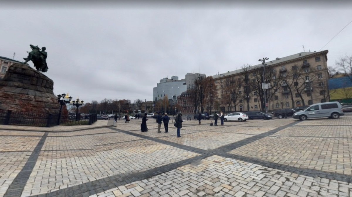 В историческом центре Киева у жильцов «рейдернули» часть дома: как так вышло