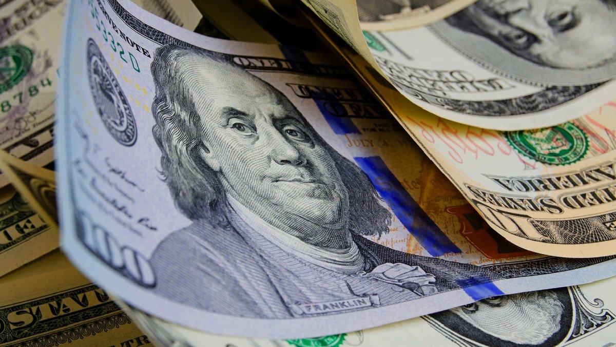 Нацбанк Украины с начала марта продал 307 миллионов долларов: зачем это делают