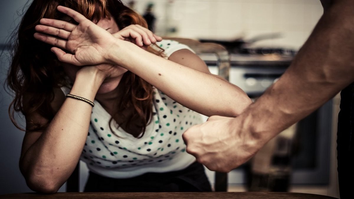 Когда муж страшнее коронавируса: в Украине суды фиксируют рост домашнего насилия