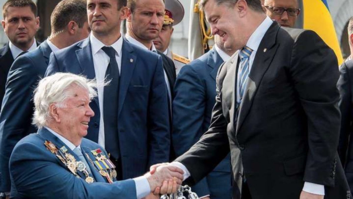 У экс-президента Украины Порошенко умер отец