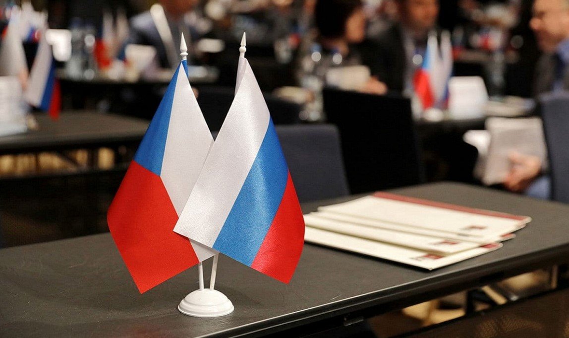 Чехия готова выслать всех послов России: в Москве пригрозили симметричным ответом