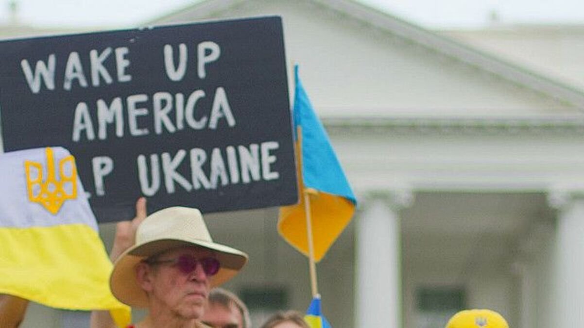 Держдеп США закликав не їздити до України через коронавірус та військовий конфлікт на Донбасі