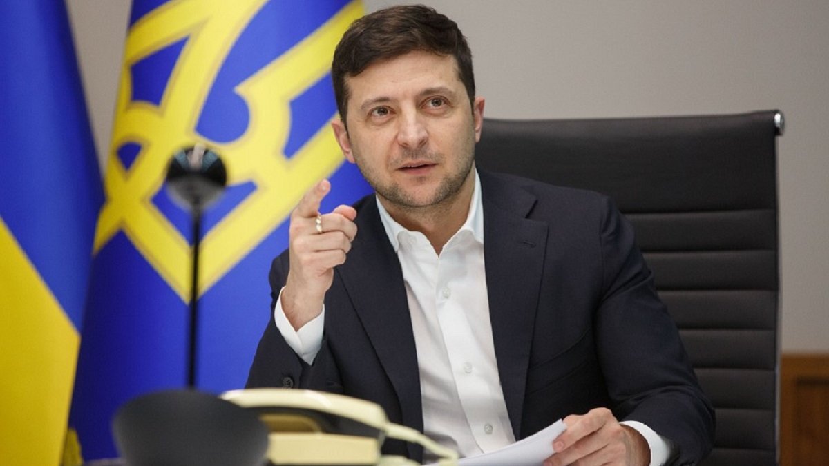 Зеленский подписал пакет законов о защите украинцев, выплачивающих валютные кредиты