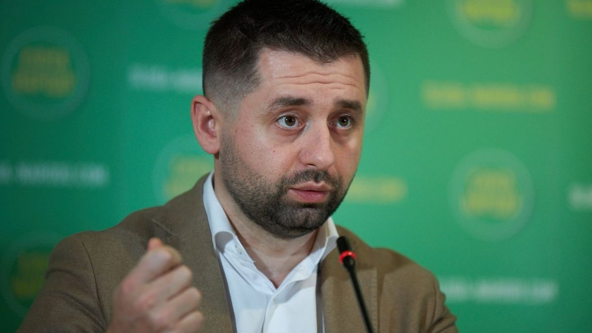 Арахамия оценил вероятность коалиции с «Батькiвщиной» после общей поддержки отставки Разумкова