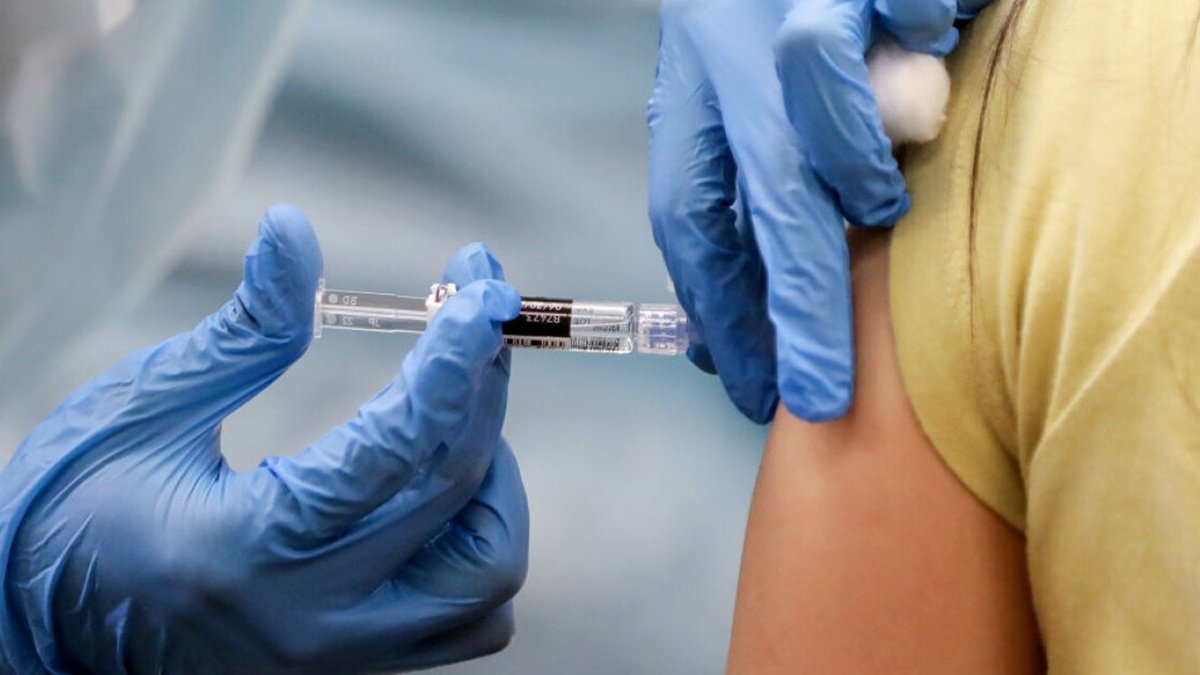 У трьох областях України порушили алгоритм вакцинації від коронавірусу