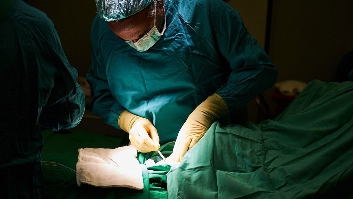 В частной клинике Киева пациентке по ошибке вырезали матку: врачу сообщили о подозрении