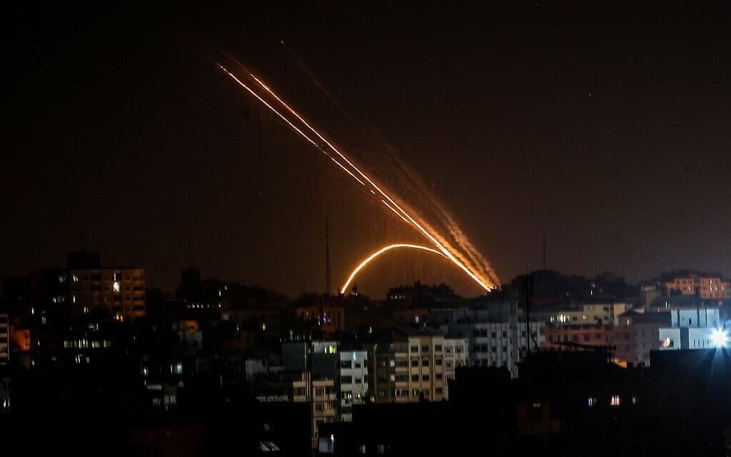 В Єрусалимі другу ніч відбуваються зіткнення: з Сектора Газа запустили 18 ракет