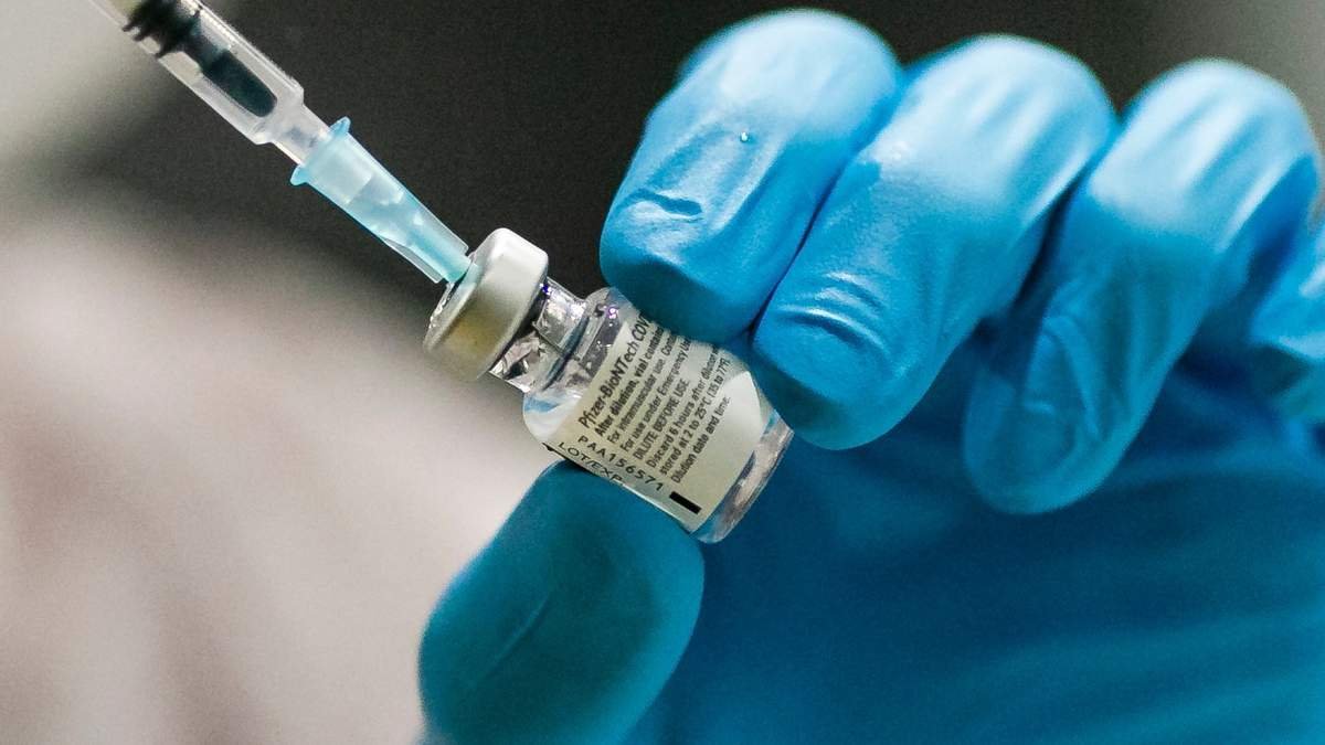 До конца года в Украину доставят минимум 16 млн доз COVID-вакцин