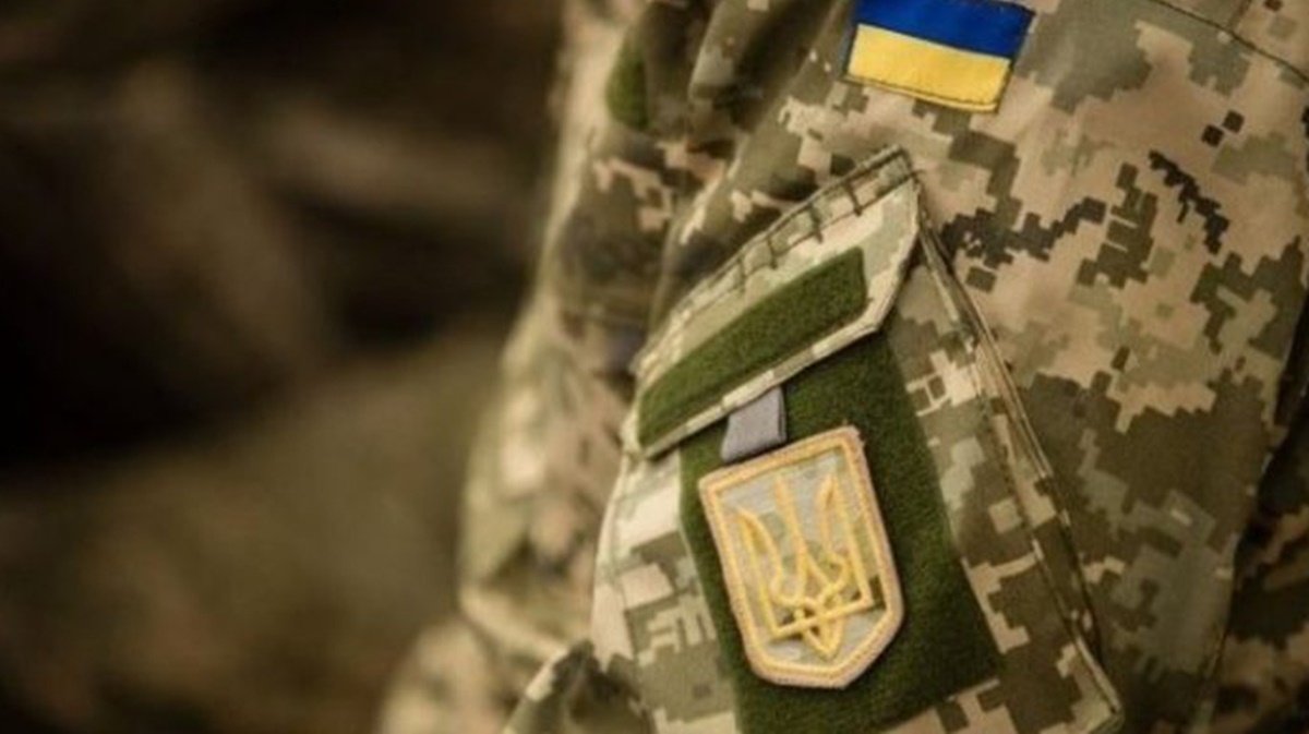 На Донбасі підірвався автомобіль: загинув військовий, ще троє отримали травми