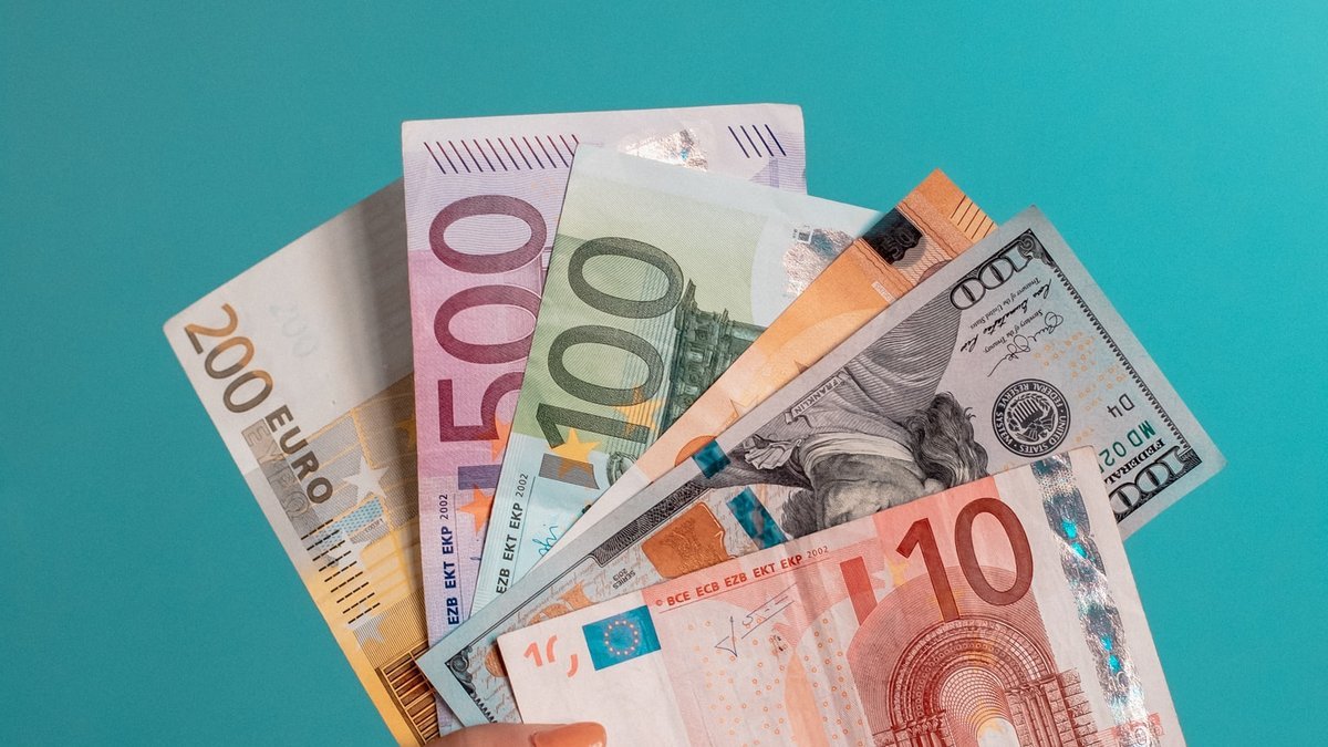 Курс валют на 28 апреля: доллар и евро подешевели