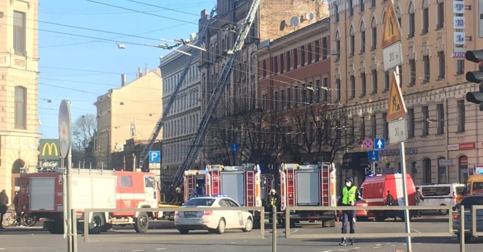 В центре Риги во время пожара в хостеле погибли 8 человек