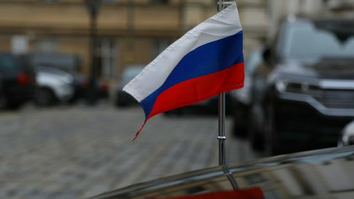 Россия высылает дипломатов Словакии и балтийских стран