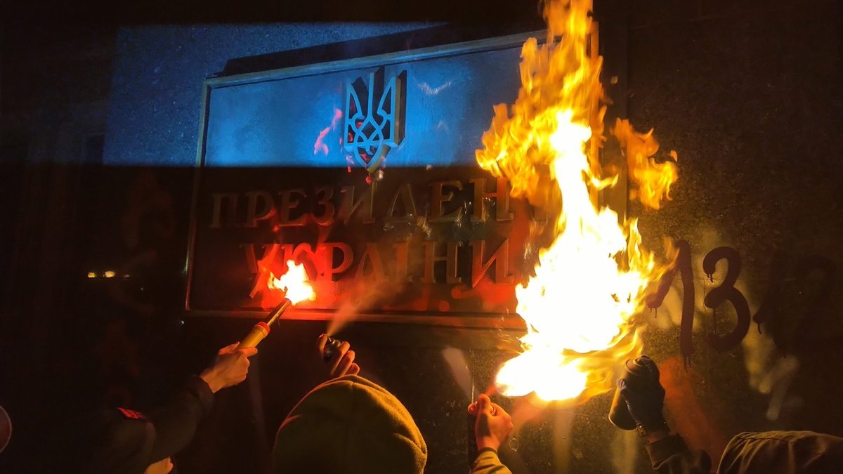 Беспорядки под Офисом президента: организатору акции в поддержку Стерненко изменили меру пресечения