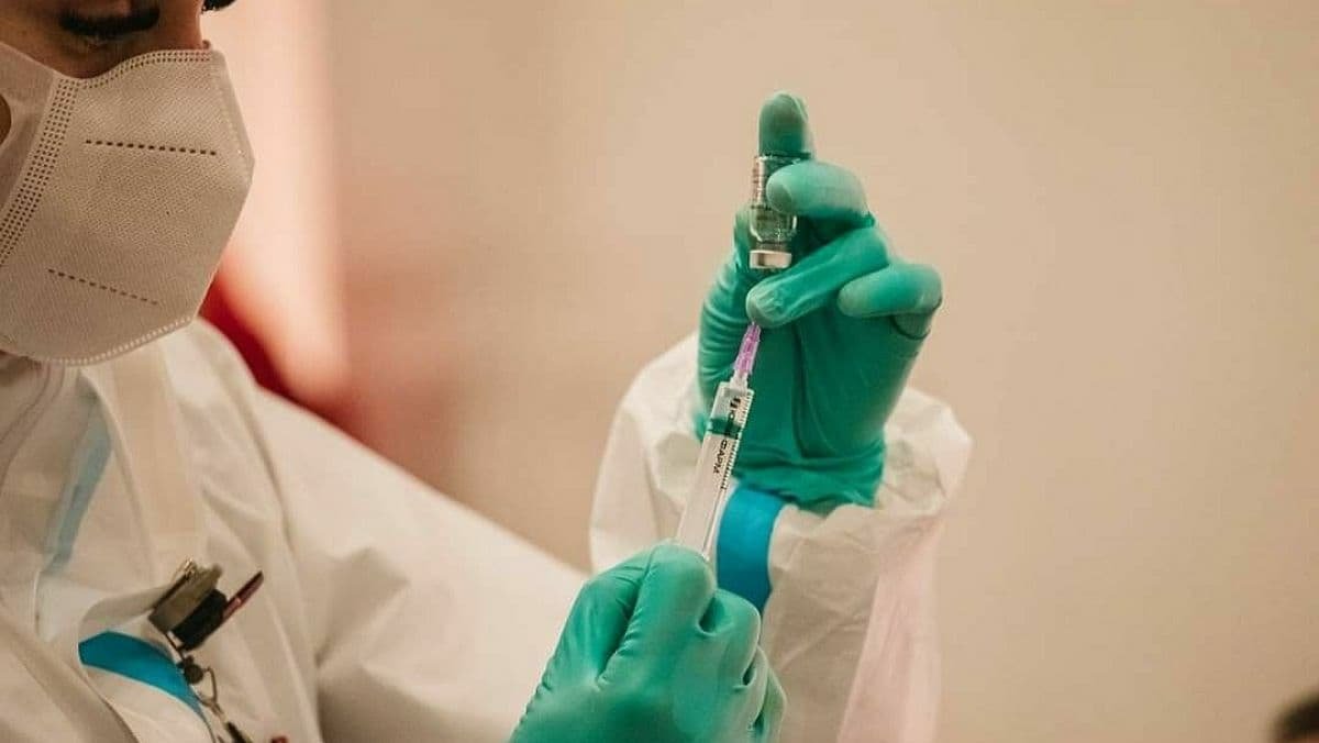 В Украине за сутки сделали более 70 тысяч COVID-прививок