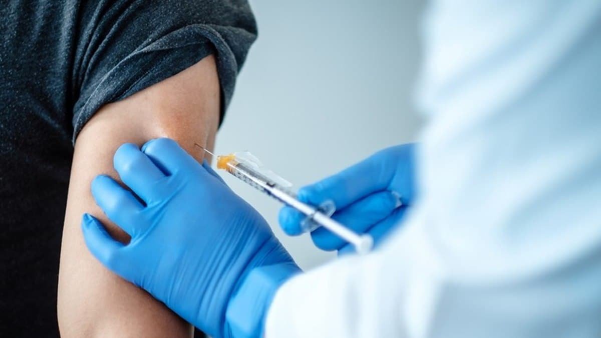В Украине за сутки сделали почти 50 тысяч COVID-прививок