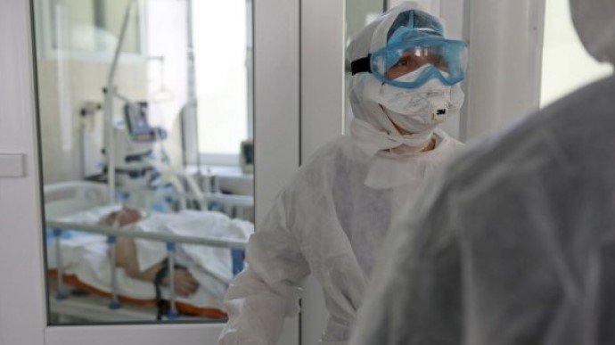 В Украине уровень госпитализации COVID-пациентов превышен в 4 областях