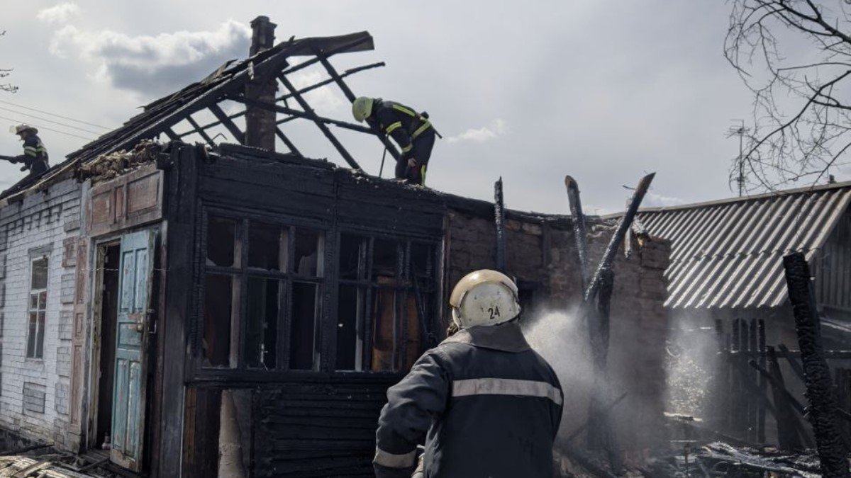 У Харківській області через скутер згоріли два двори