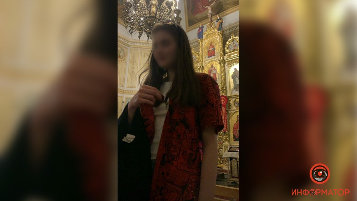 Дівчата, які «заради хайпу» курили в церкві Києва, записали нове відео — на цей раз із вибаченнями