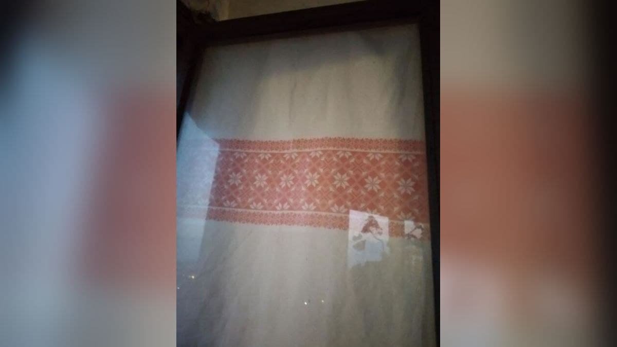 В Минске женщина получила штраф за занавески с белорусским орнаментом на окнах