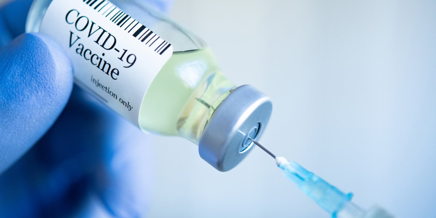 Сколько COVID-прививок могут делать в Украине ежедневно: данные Минздрава