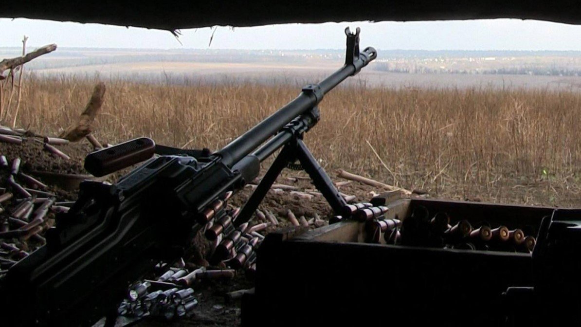 На Донбасі бойовики стягують військову техніку, але намагаються це приховати - розвідка